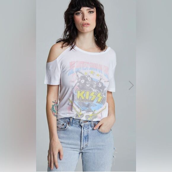 Recycle Karma Kiss shirt The hottest show on Earth cold shouldered cut out New M - Picture 1 of 3
